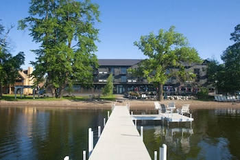 Four Bedroom Economy Cabin with Kitchen | 1 bedroom, free WiFi, bed sheets