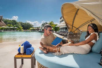 Outdoor pool, open 8:00 AM to 8:00 PM, sun loungers