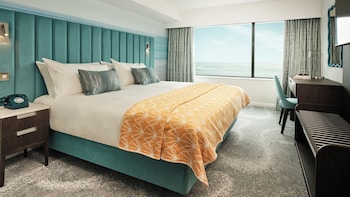 Bar en la azotea, con vista a la playa, abre en días seleccionados