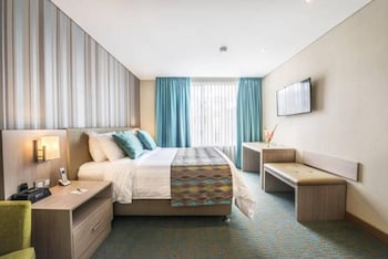 Daily English breakfast (COP 37000 per person)