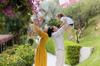 7 间餐厅，供应早餐、午餐和晚餐，国际美食