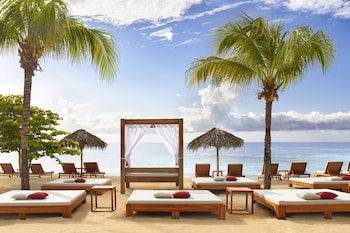 2 outdoor pools, pool umbrellas, sun loungers