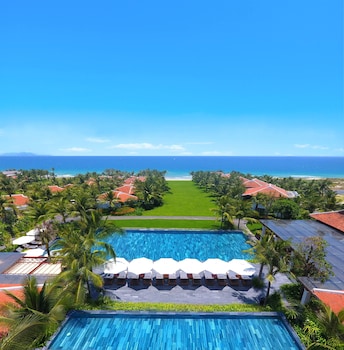 3 outdoor pools, open 6:00 AM to 6:00 PM, pool umbrellas, pool loungers
