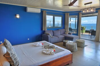 Suite 1 avec terrasse vue panoramique sur mer, et Jardin | Pillowtop beds, minibar, in-room safe, individually furnished