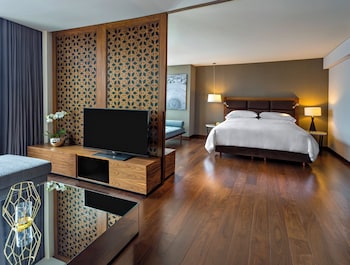 Premium bedding, down duvets, pillow-top beds, minibar