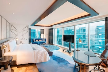 Literie de qualité, minibar, coffre-fort, décor unique