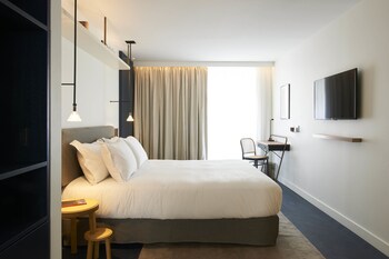 Tägliches kontinentales Frühstück (23 EUR pro Person)