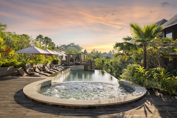 Luxury Royal Private Pool Villa with Jacuzzi with Daily Afternoon Tea | Living area | TV