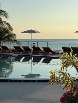 Minibar y caja de seguridad en la habitación