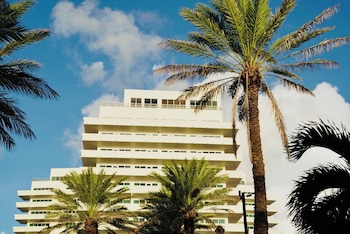 Minibar, in-room safe, iron/ironing board, free WiFi