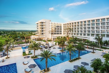 5 outdoor pools