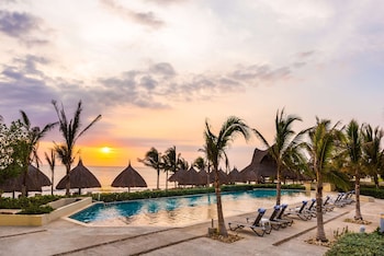 5 outdoor pools