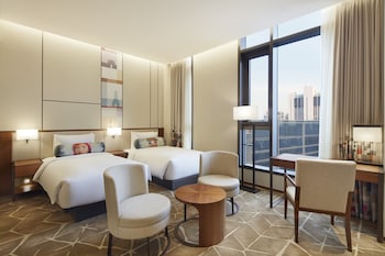 Urban, Studio Suite, 1 King Bed with Sofa bed, Non Smoking | 1 bedroom, premium bedding, down comforters, in-room safe