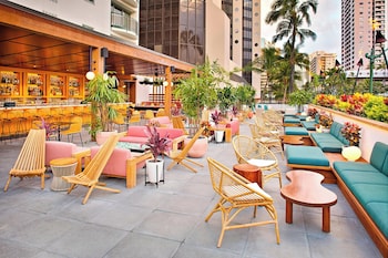 Breakfast, lunch, dinner served; Fusion cuisine, alfresco dining