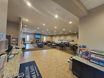 Rum - 1 kingsize-säng - tillgänglighetsanpassat - icke-rökare (Tub) | Skrivbord, mörkläggningsgardiner och strykjärn/strykbräda