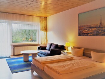 Chambre Confort double | Bureau, accĂšs au Wi-Fi (inclus), literie fournie
