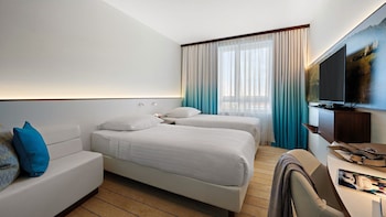 Petit déjeuner buffet (19.95 EUR par personne)