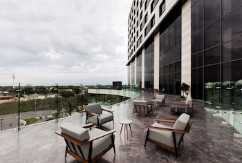 Outdoor pool, sun loungers