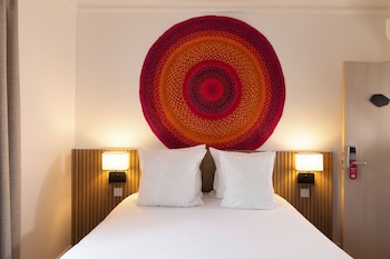 Desayuno continental diario (EUR 14 por persona)