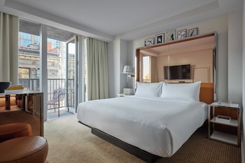 Studio, 1 King Bed, Balcony | 1 bedroom, premium bedding, minibar, in-room safe