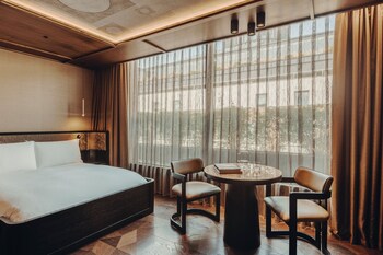 Télévision à écran plat de 55 pouces avec chaînes numériques, télévision