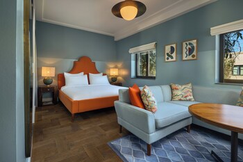 매일 현지식 아침 식사(1인당 EUR 15.50)