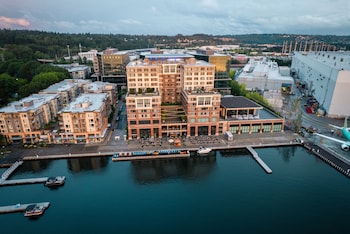 Breakfast, lunch and dinner served