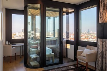 City View, Rooftop Apartment with Sauna | Terrasse/Patio