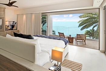 Private beach, white sand, sun loungers, beach umbrellas