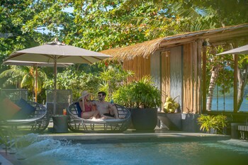 Breakfast, lunch, dinner served; international cuisine, beach views