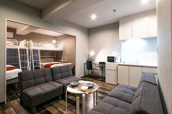 Suite familiar (H) | Decoración personalizada y cortinas blackout