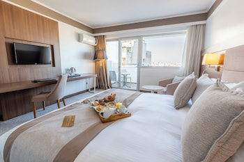 1 bedroom, premium bedding, pillow-top beds, free minibar items