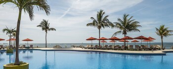 2 restaurantes; se sirven desayunos