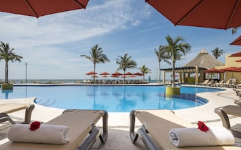 Outdoor pool, open 8:00 AM to 8:00 PM, pool umbrellas, sun loungers