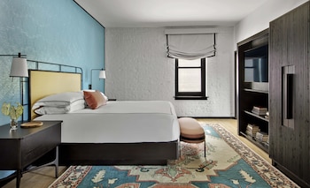 3 restaurants, breakfast served