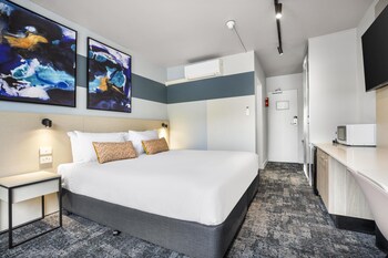 Studio Queen and Single