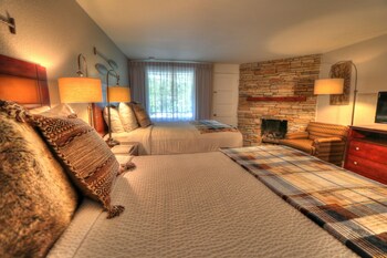 Family Suite, 2 Bedrooms, Kitchen (Private Balcony) | Private kitchen