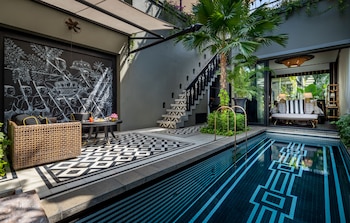 Royal Pool Villa King | Balcony view