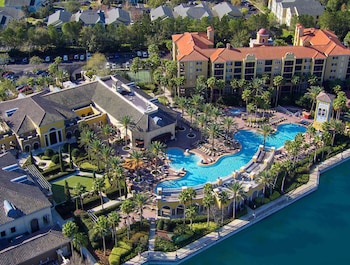 2 outdoor pools, sun loungers