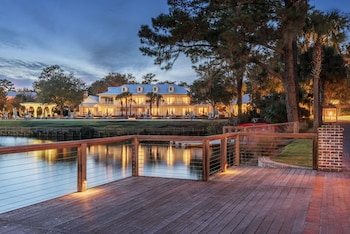 2 outdoor pools, pool umbrellas, sun loungers