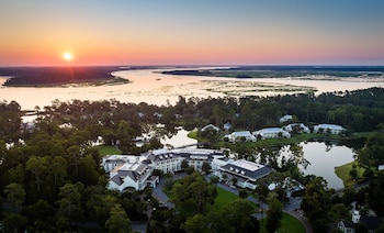 2 outdoor pools, pool umbrellas, sun loungers