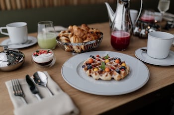 2 restaurants, serveren ontbijt, lunch, diner, Italiaanse gerechten