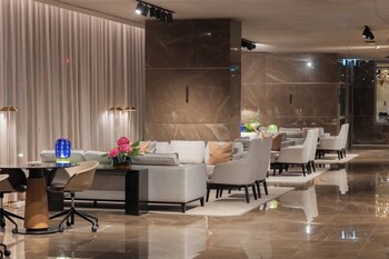2 restaurants, serveren ontbijt, lunch, diner, Italiaanse gerechten