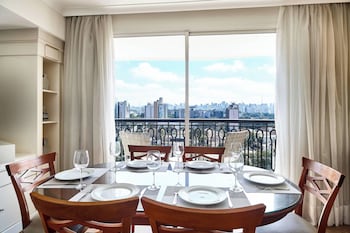 Departamento familiar, 3 habitaciones, para no fumadores, balcón | Ropa de cama hipoalergénica y minibar