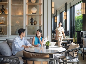 2 間餐廳，供應早餐