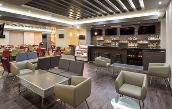 Junior Suite | Premium bedding, in-room safe, desk, blackout curtains