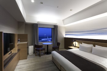 1 bedroom, in-room safe, laptop workspace, blackout curtains