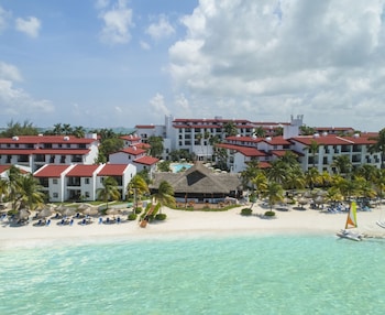 2 outdoor pools, pool umbrellas, pool loungers
