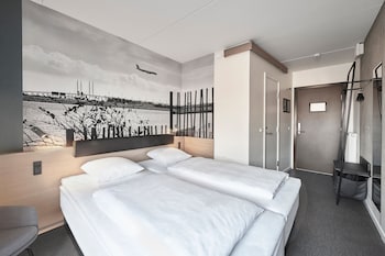 1 bilik tidur, ruang kerja komputer riba, langsir/tirai gelap terus