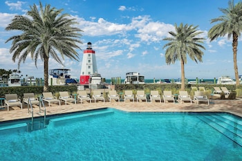 4 outdoor pools, pool umbrellas, sun loungers